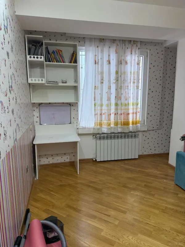 Kirayə verilir 3 otaqlı mənzil 110 m²