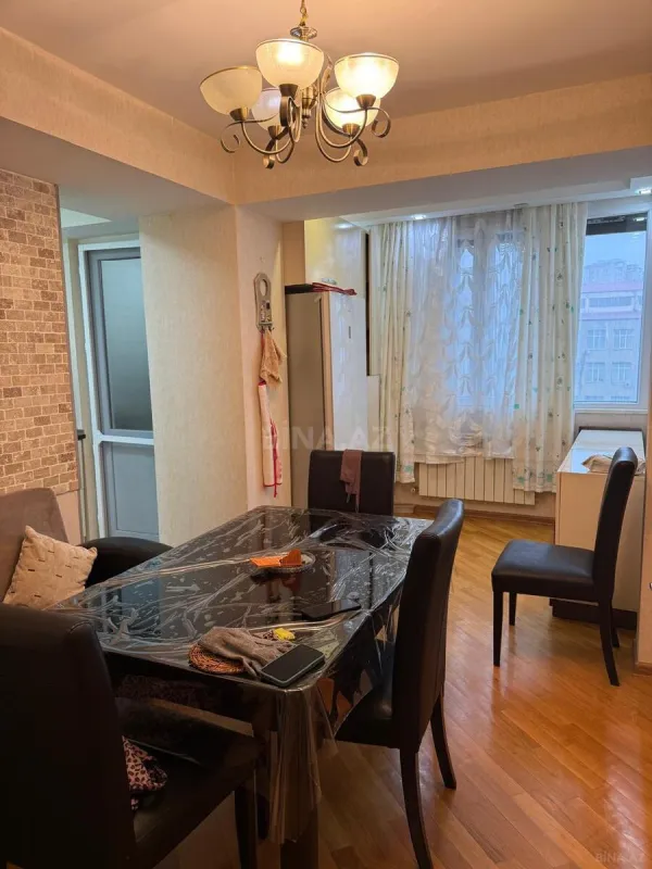 Kirayə verilir 3 otaqlı mənzil 110 m²
