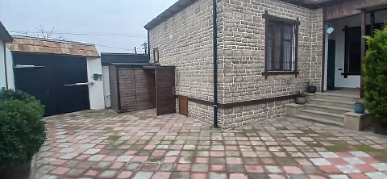 Satılır 4 otaqlı həyət evi 150 m²