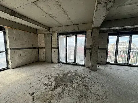 Satılır 3 otaqlı mənzil 124 m²