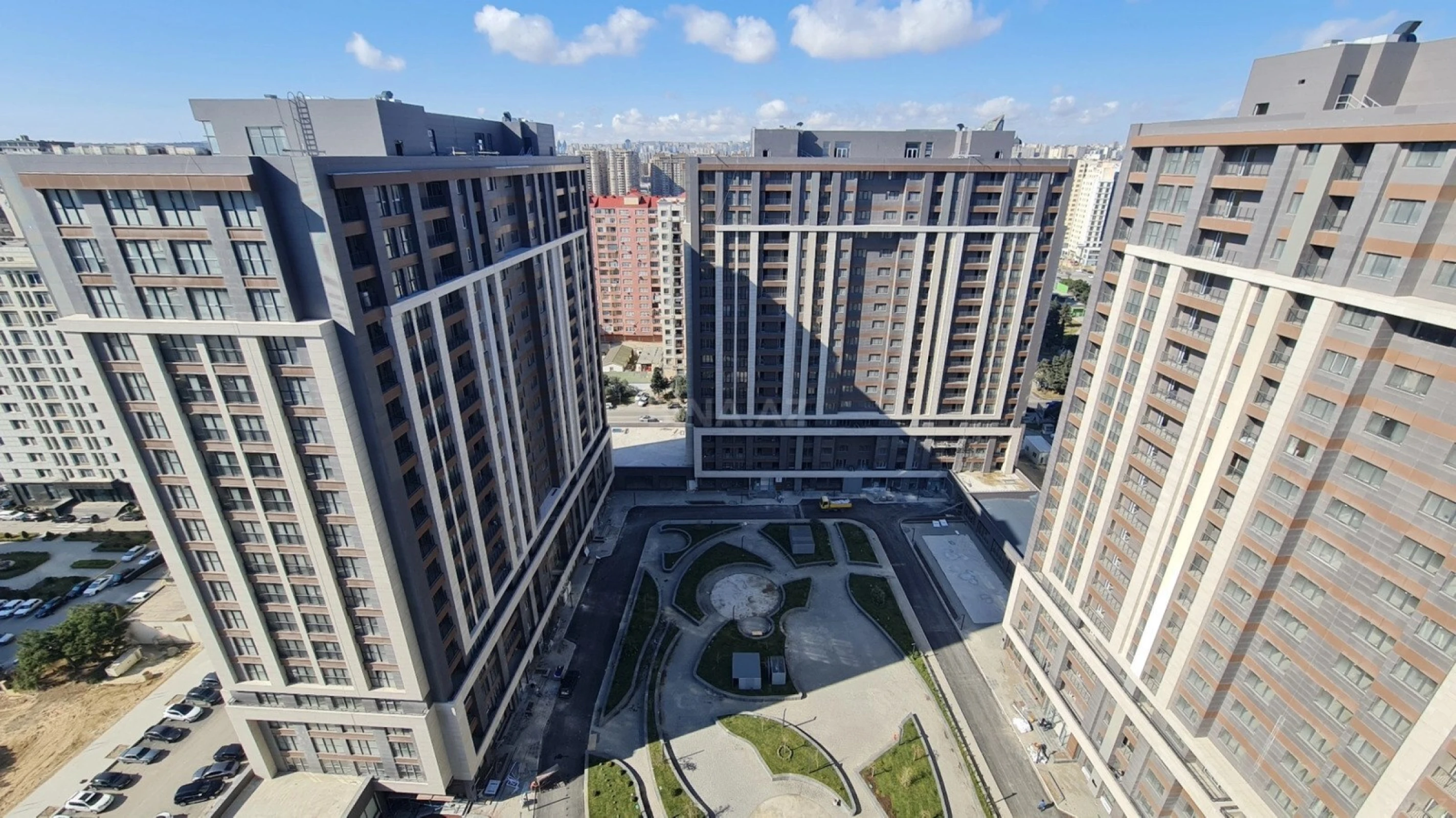 Satılır 3 otaqlı mənzil 124 m²