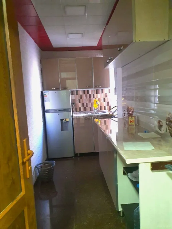 Kirayə verilir 5 otaqlı ofis 120 m²