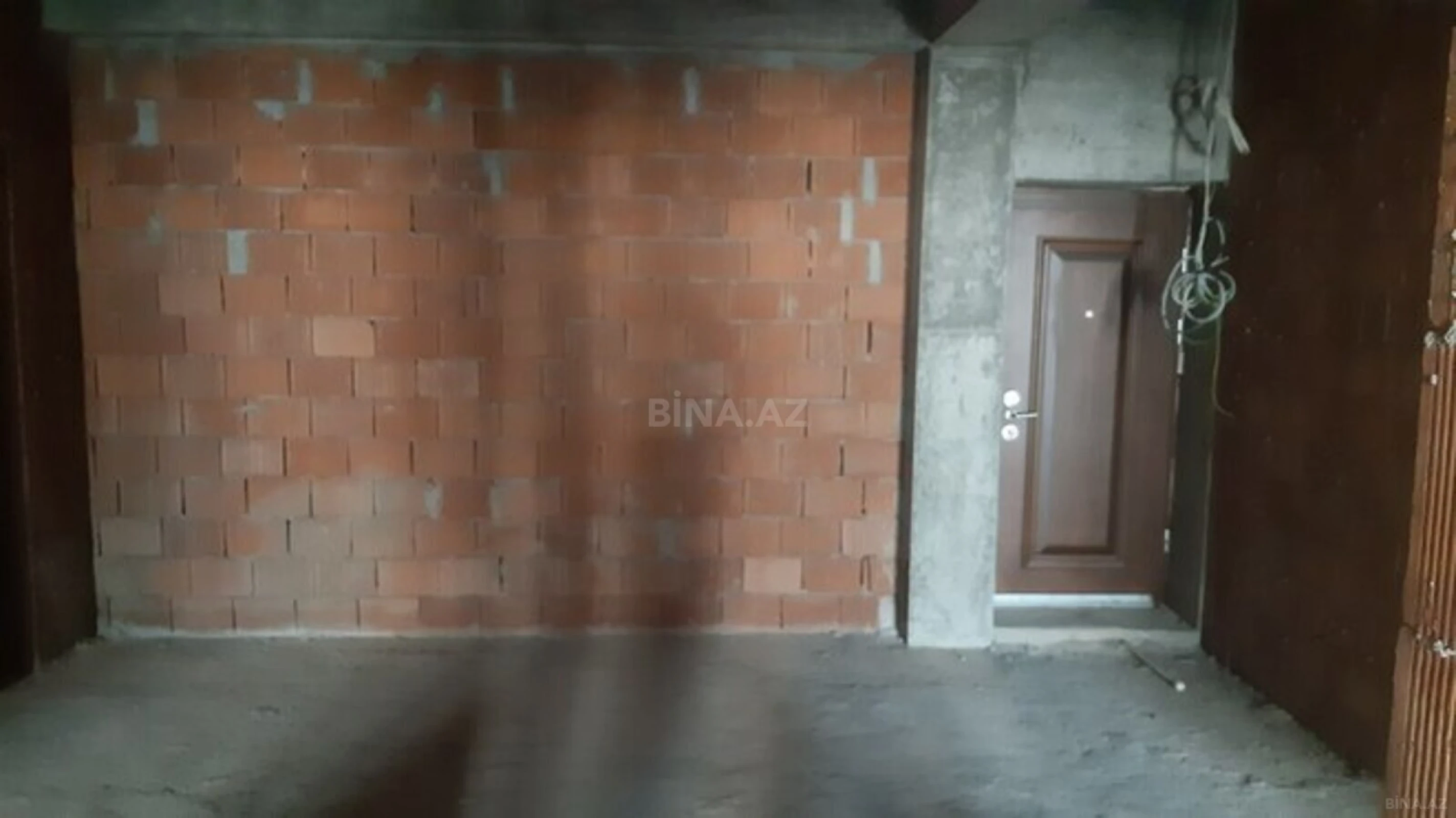 Satılır 3 otaqlı mənzil 118 m²