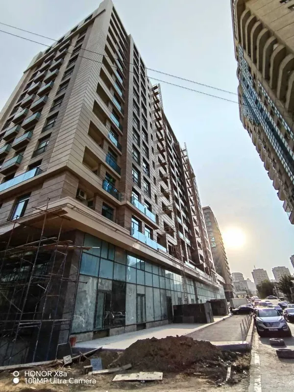 Satılır 3 otaqlı mənzil 118 m²