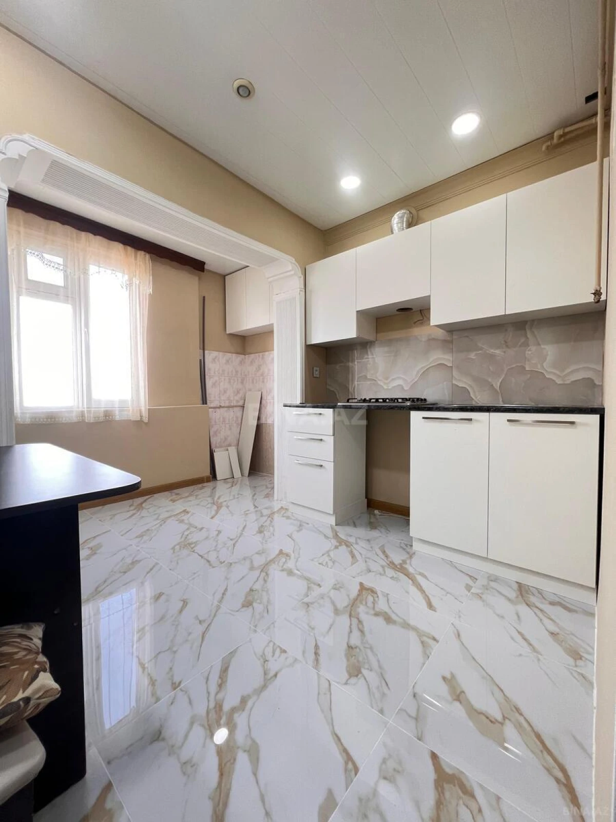 Satılır 2 otaqlı mənzil 70 m²