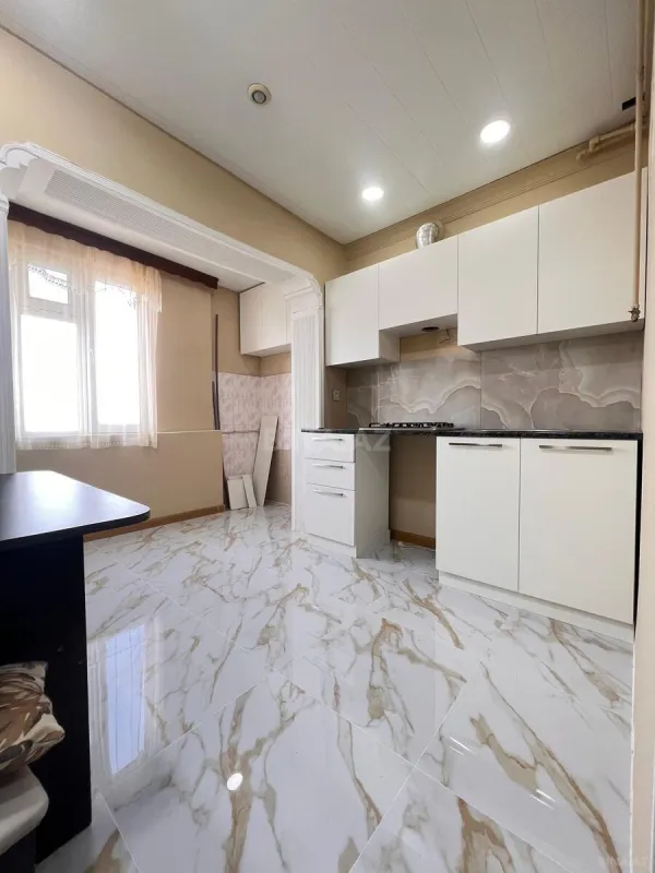 Satılır 2 otaqlı mənzil 70 m²