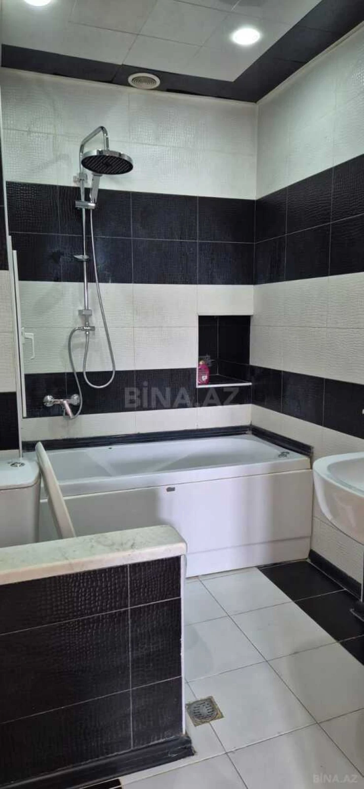 Satılır 2 otaqlı mənzil 64 m²