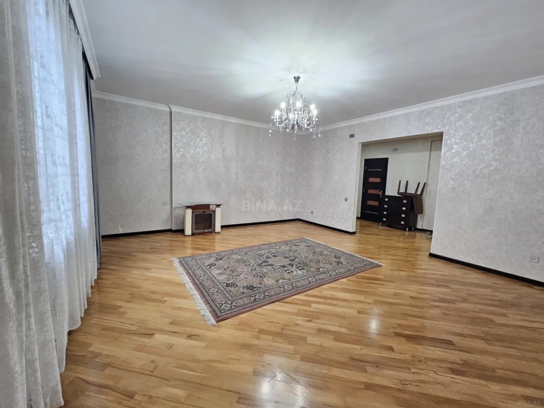 Satılır 3 otaqlı mənzil 125 m²