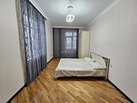 Satılır 3 otaqlı mənzil 125 m²