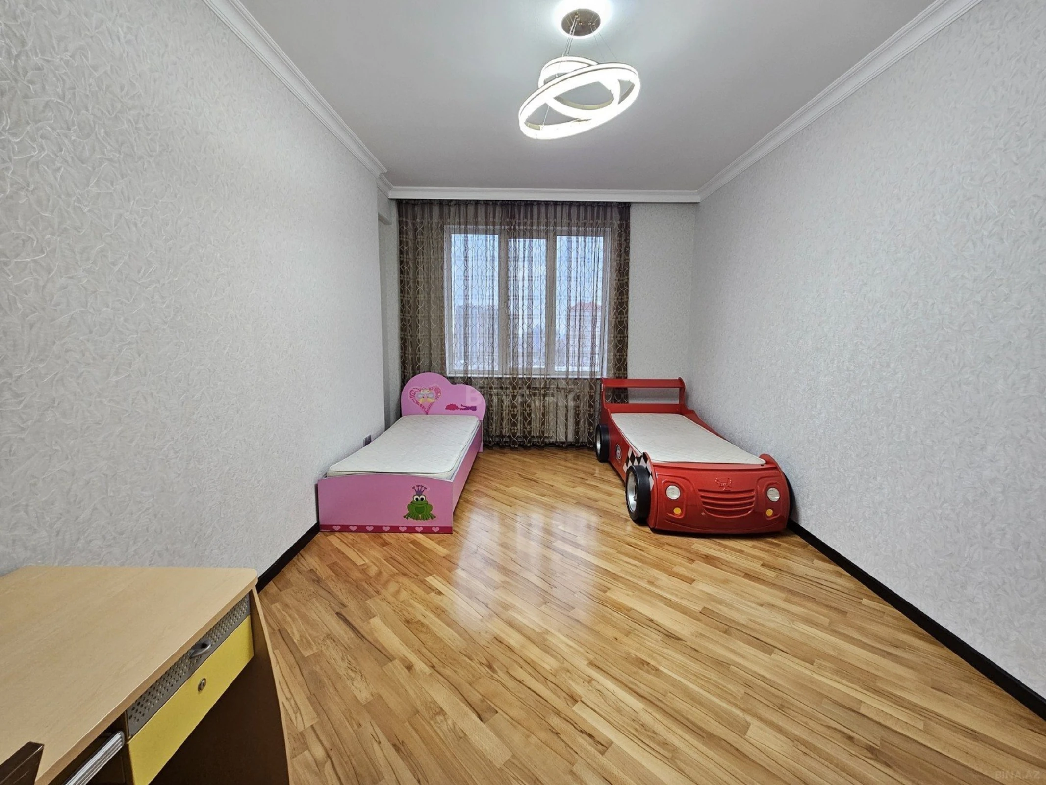 Satılır 3 otaqlı mənzil 125 m²