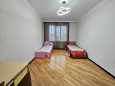 Satılır 3 otaqlı mənzil 125 m²