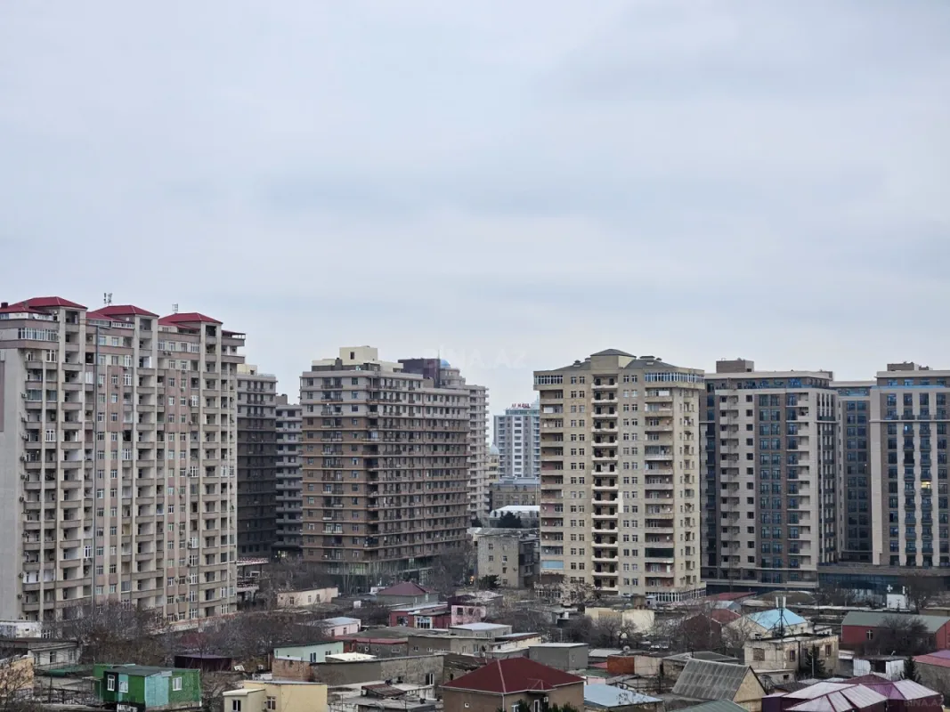 Satılır 3 otaqlı mənzil 125 m²