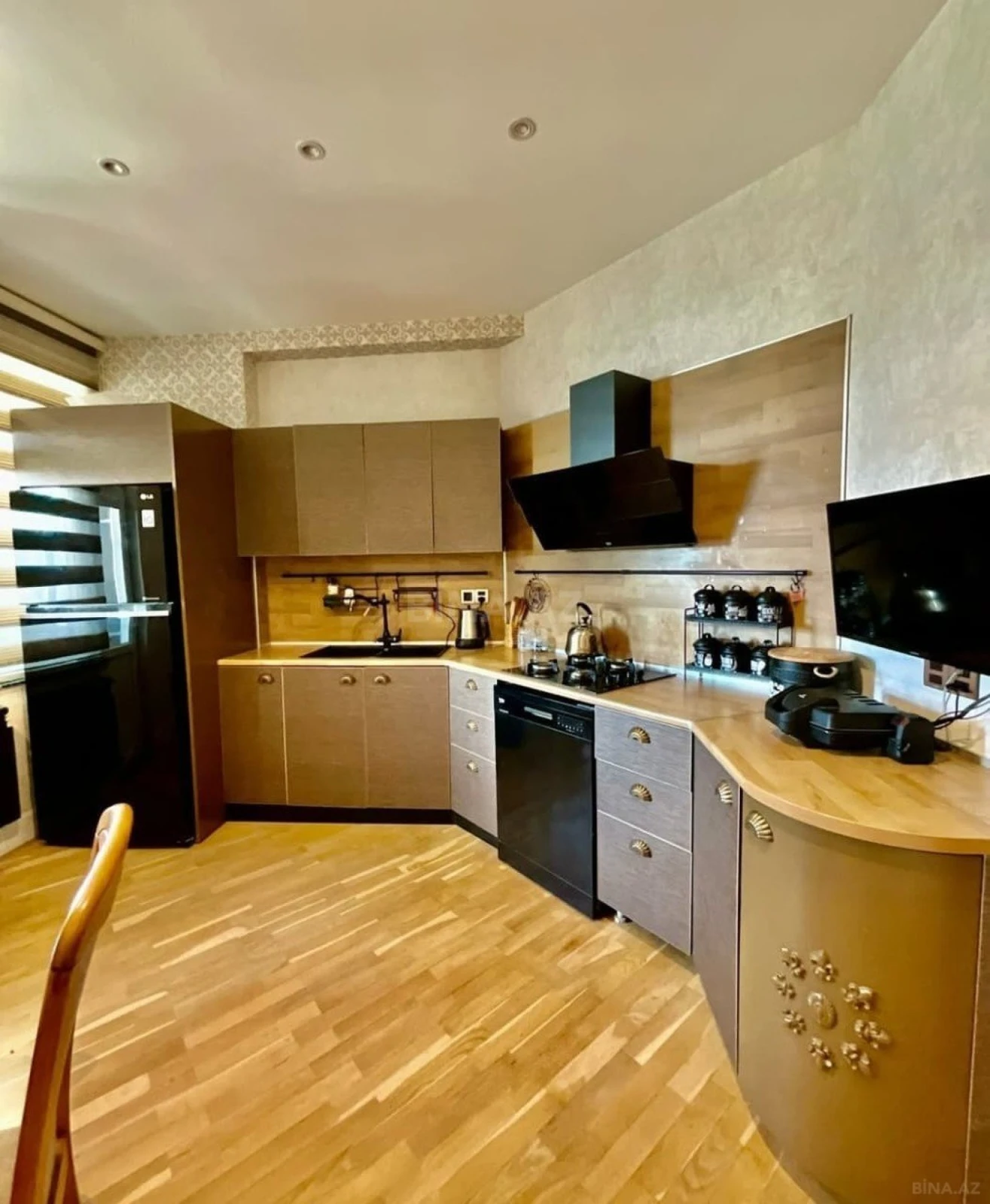 Satılır 3 otaqlı mənzil 120 m²