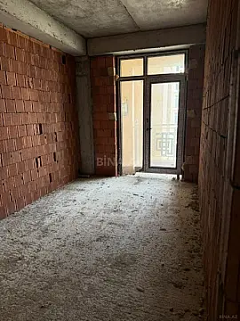 Satılır 3 otaqlı mənzil 122 m²
