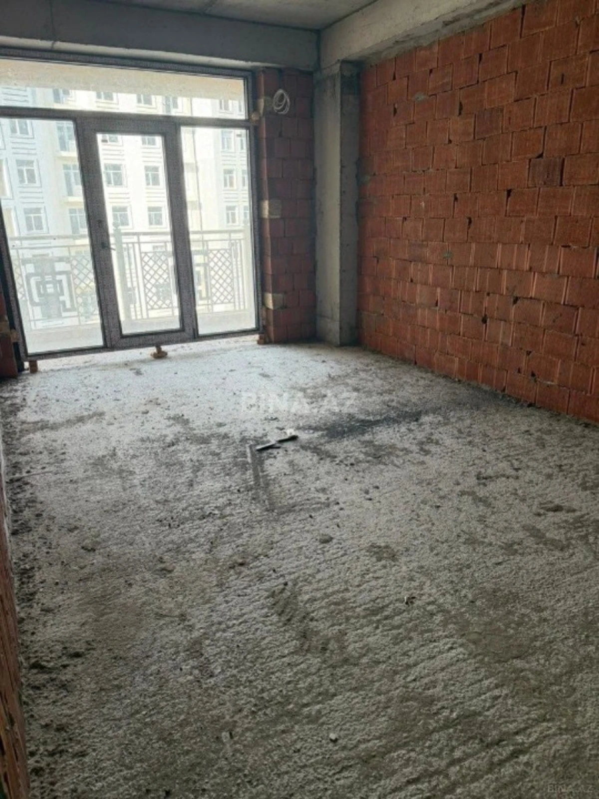 Satılır 3 otaqlı mənzil 122 m²