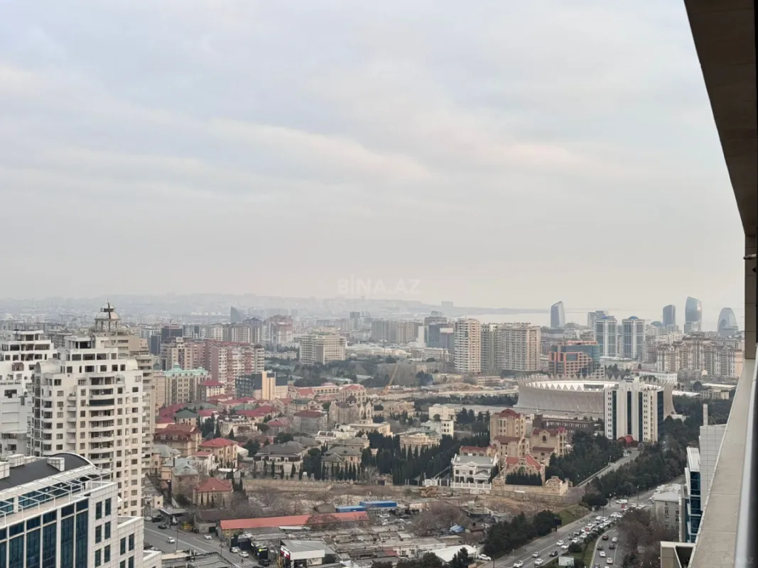 Satılır 3 otaqlı mənzil 148 m²