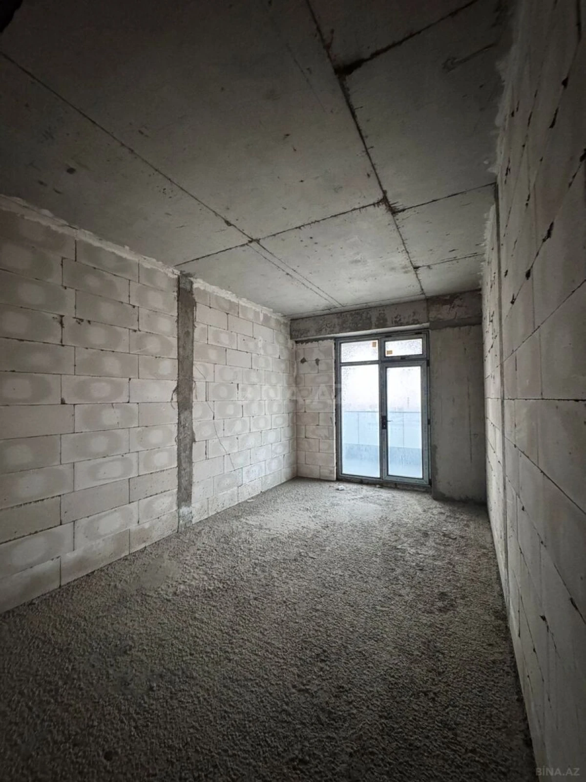 Satılır 3 otaqlı mənzil 148 m²