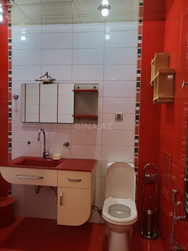 Satılır 4 otaqlı mənzil 180 m²