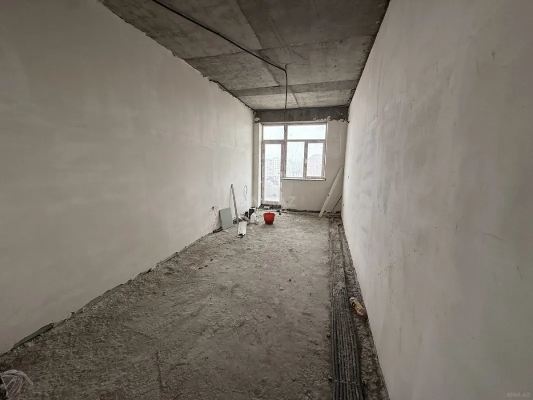 Satılır 4 otaqlı mənzil 163 m²