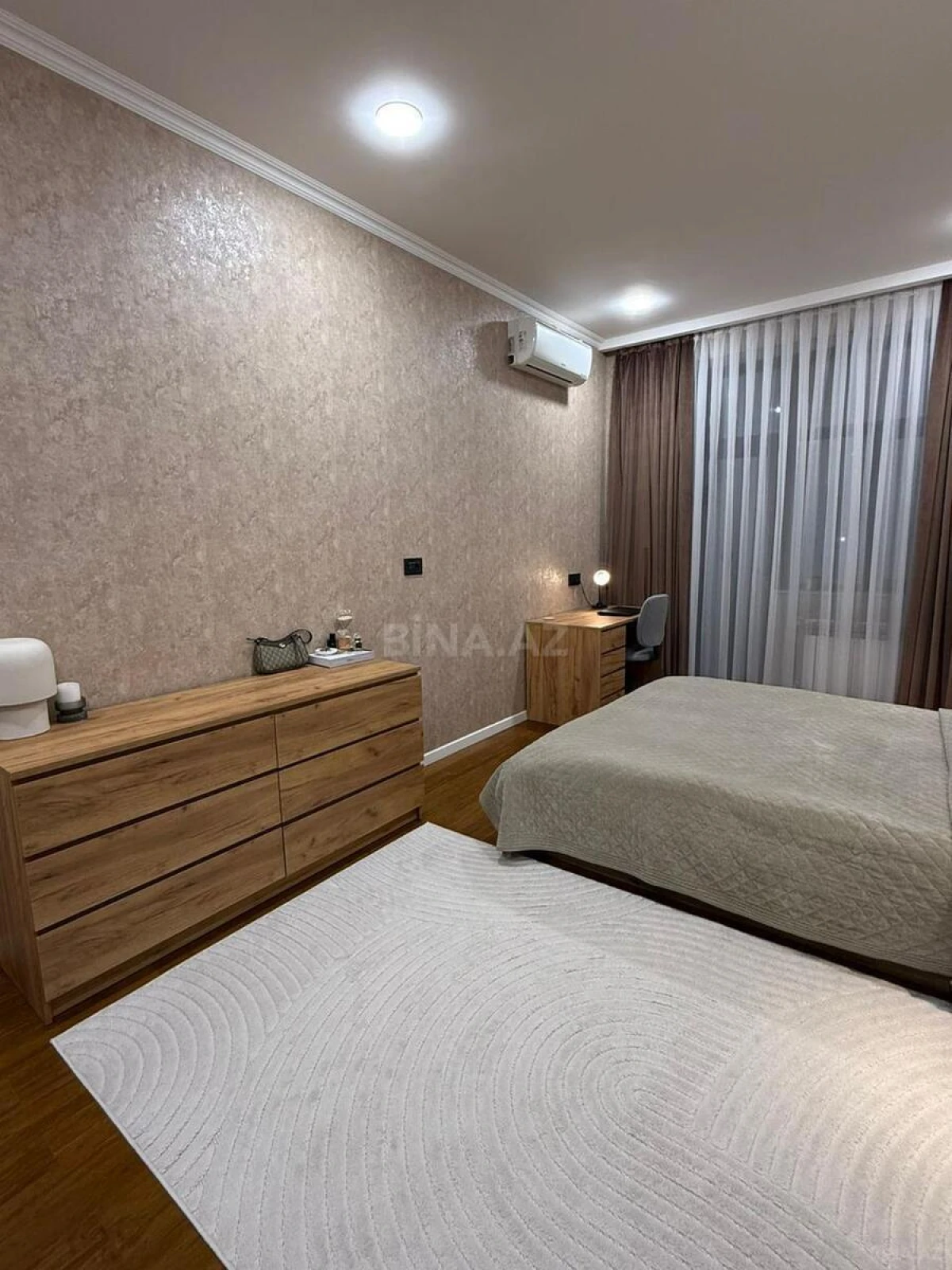 Satılır 3 otaqlı mənzil 95.5 m²