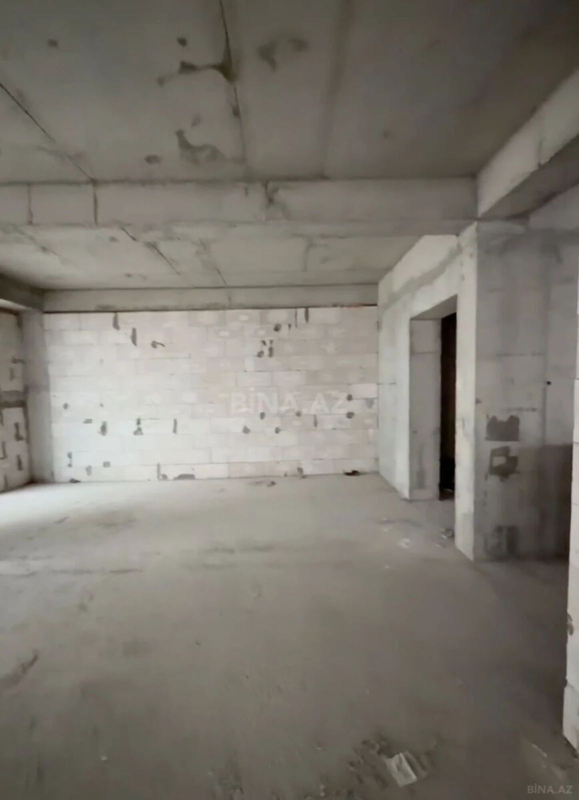 Satılır 5 otaqlı mənzil 258 m²