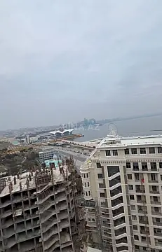 Satılır 5 otaqlı mənzil 258 m²