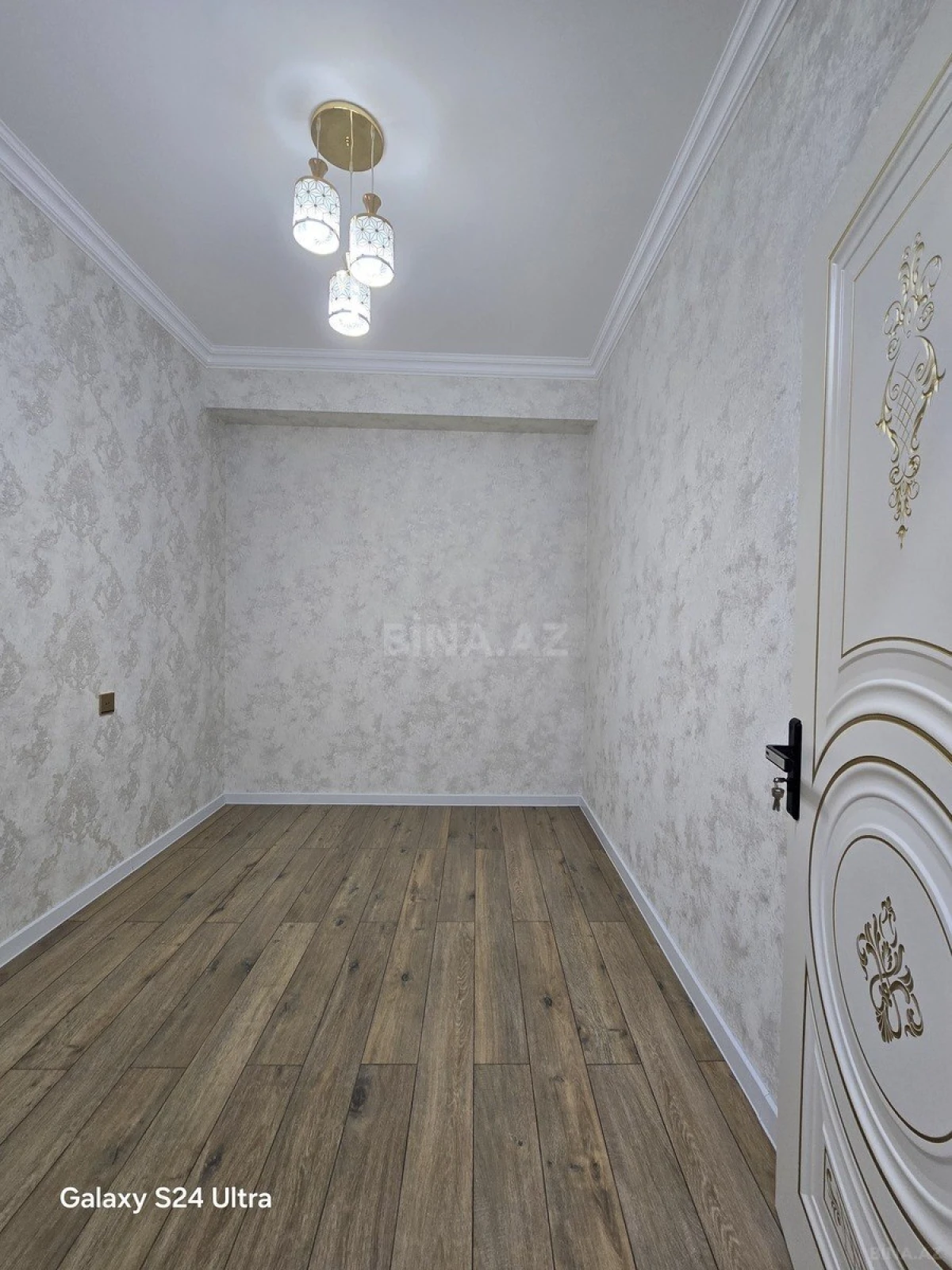 Satılır 3 otaqlı mənzil 96 m²