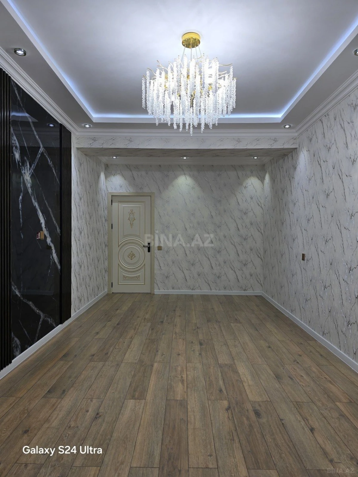 Satılır 3 otaqlı mənzil 96 m²