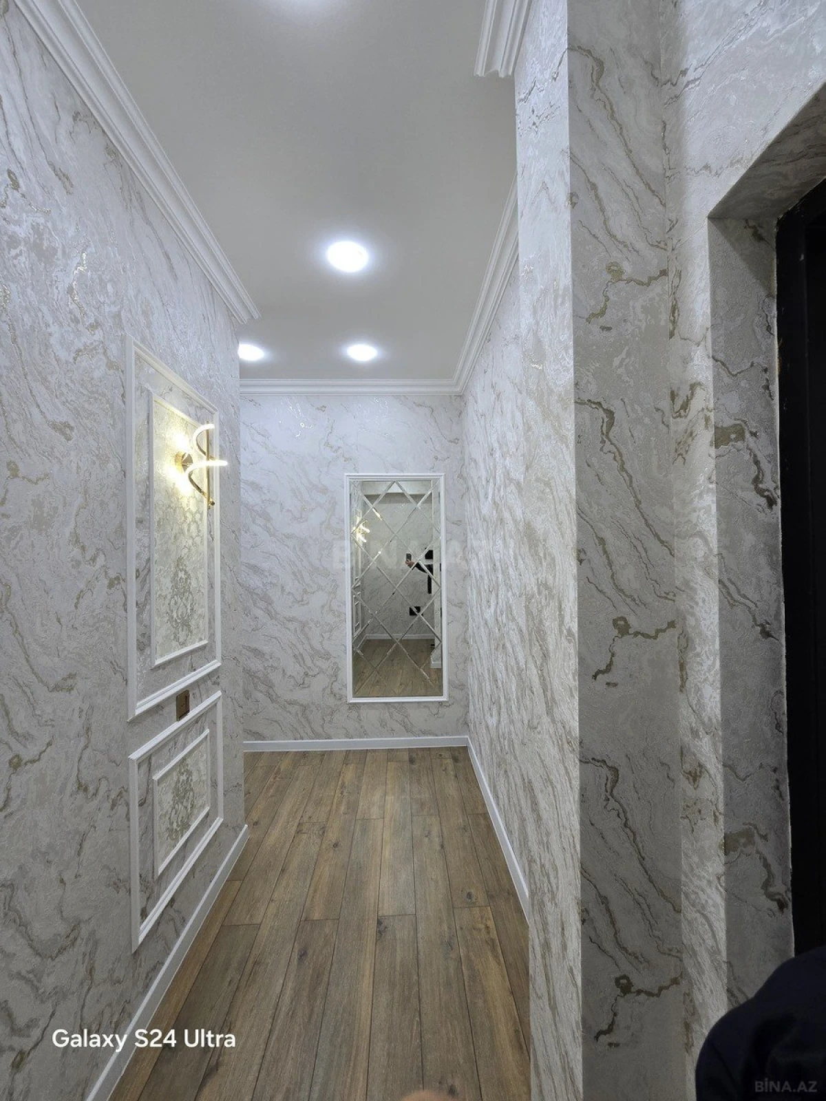 Satılır 3 otaqlı mənzil 96 m²