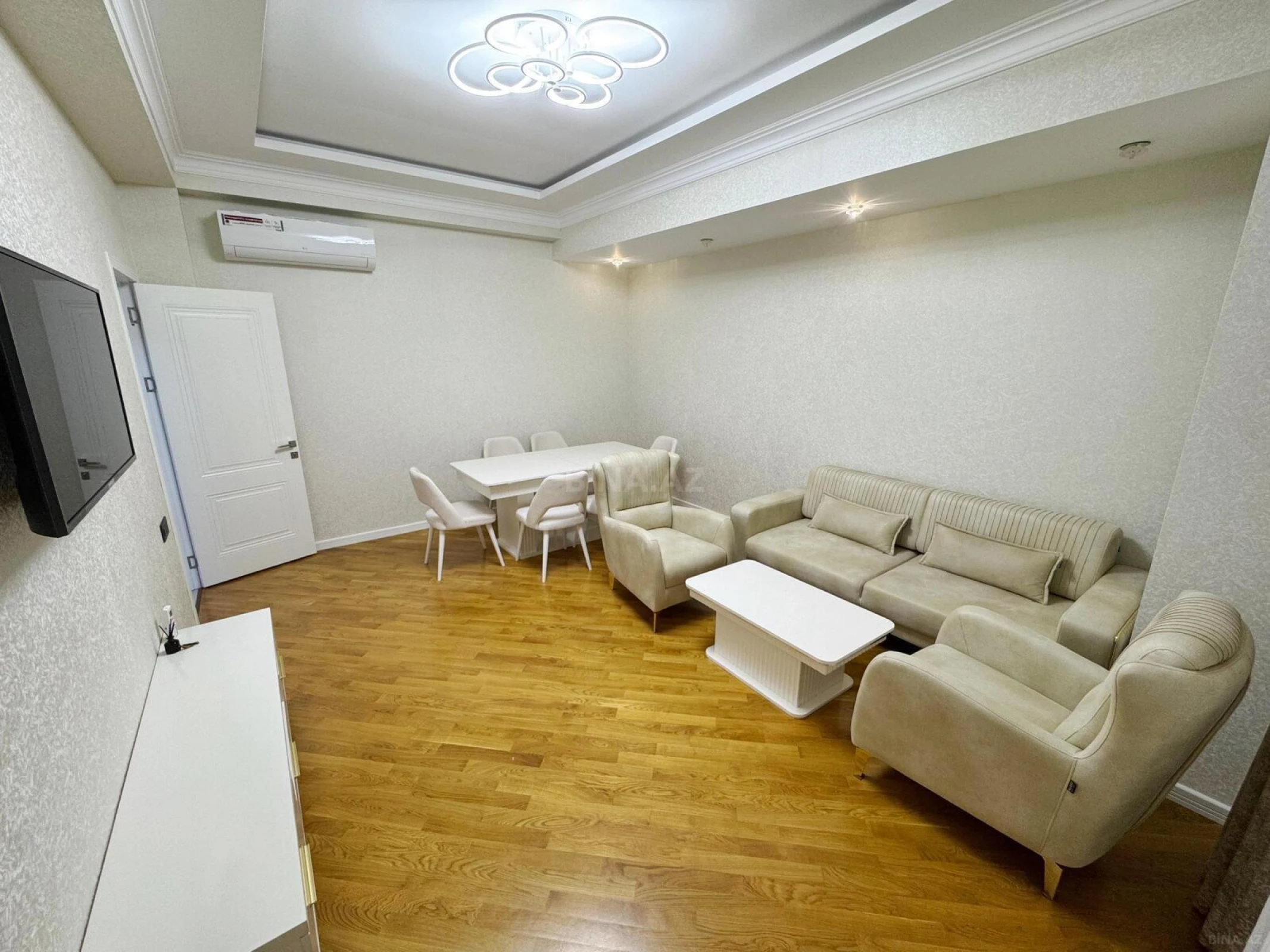 Kirayə verilir 2 otaqlı mənzil 70 m²