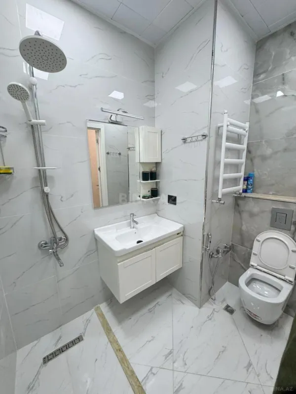 Kirayə verilir 2 otaqlı mənzil 70 m²