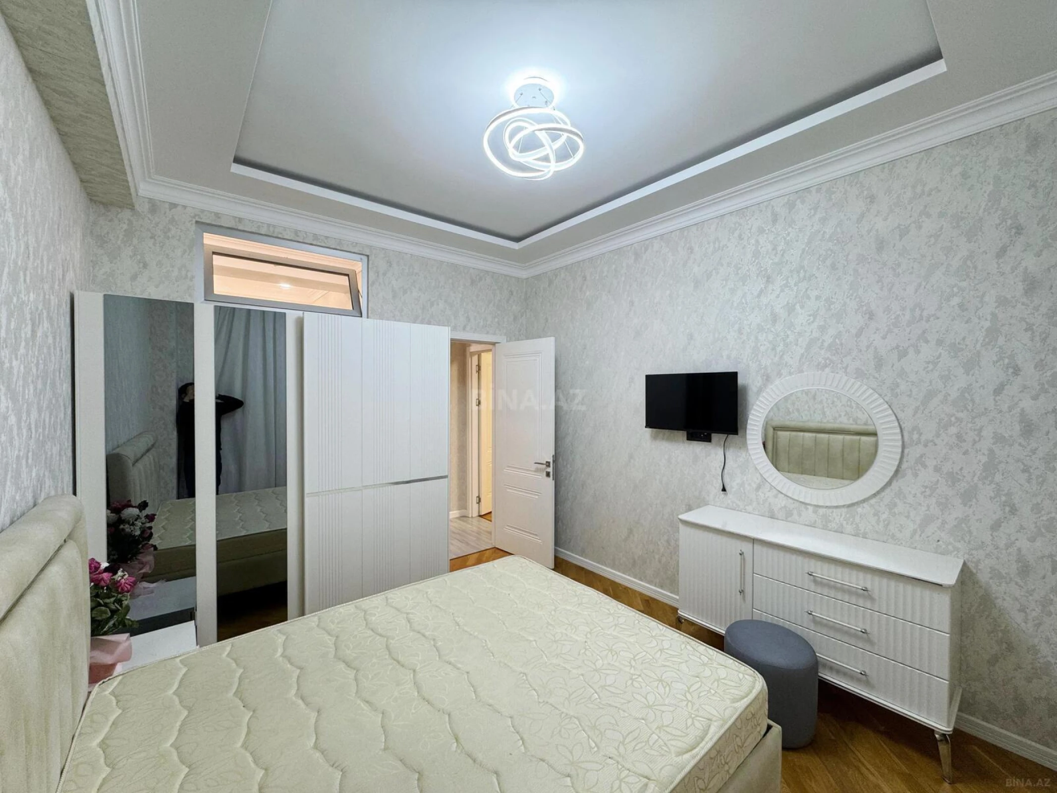 Kirayə verilir 2 otaqlı mənzil 70 m²