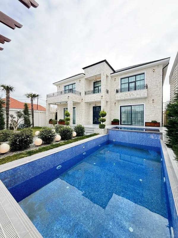 Satılır 6 otaqlı həyət evi 400 m²