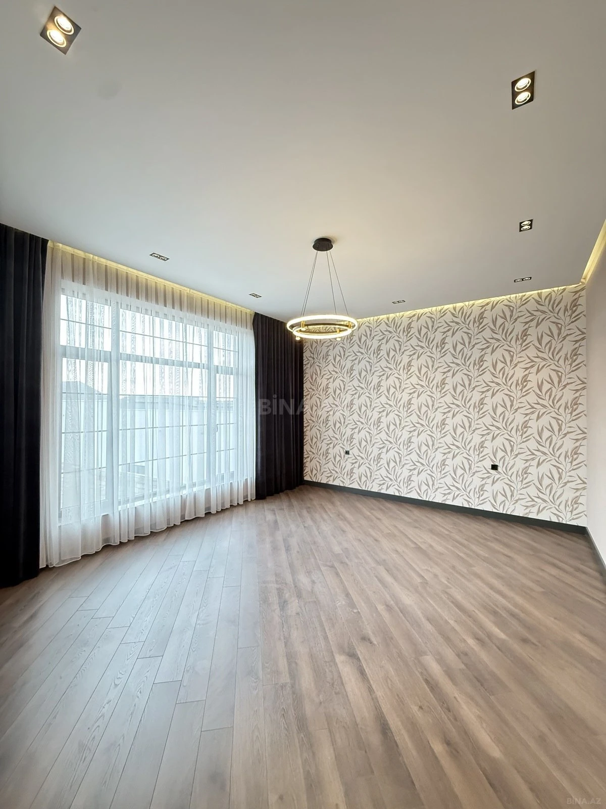 Satılır 6 otaqlı həyət evi 400 m²
