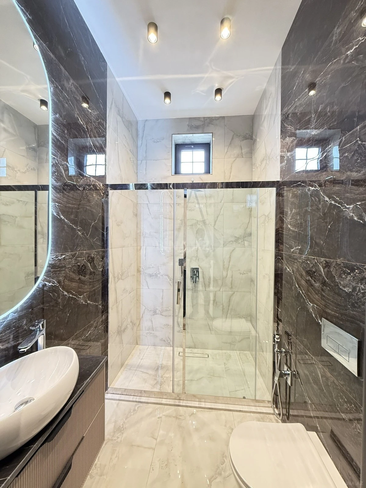 Satılır 6 otaqlı həyət evi 400 m²