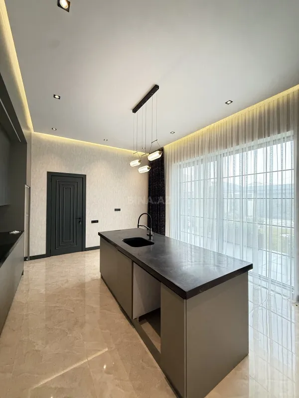 Satılır 6 otaqlı həyət evi 400 m²