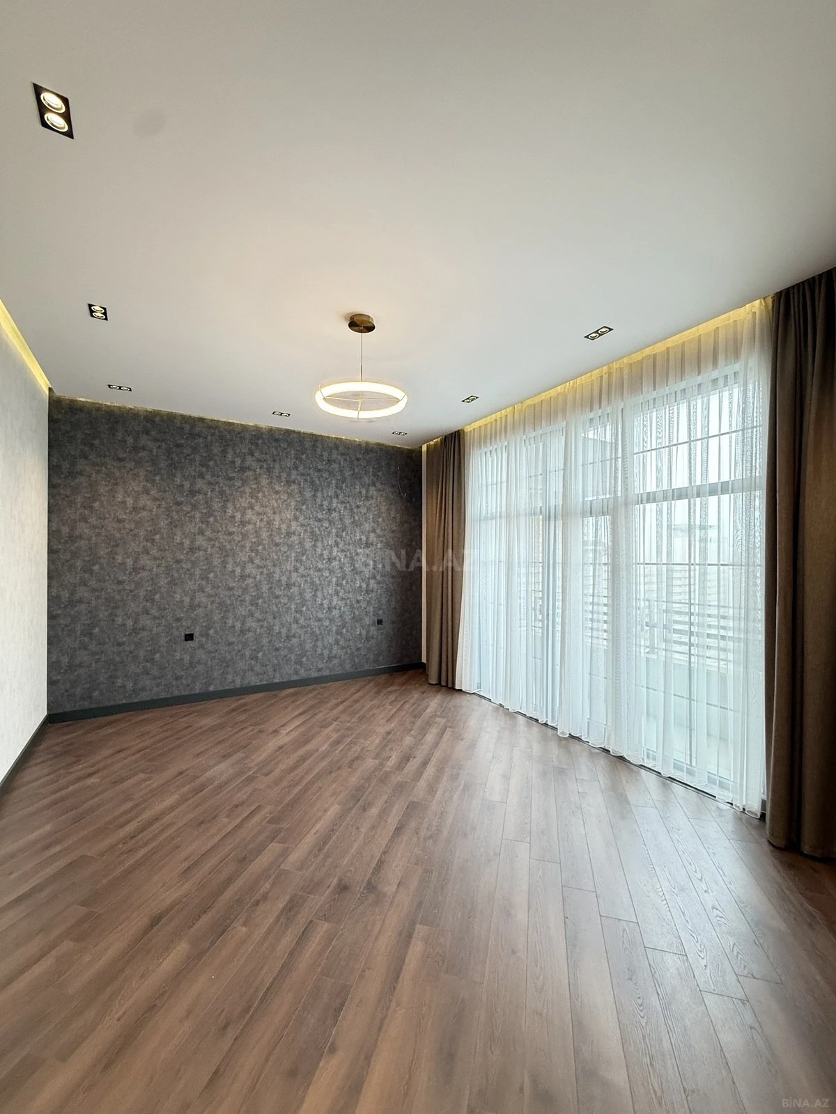 Satılır 6 otaqlı həyət evi 400 m²
