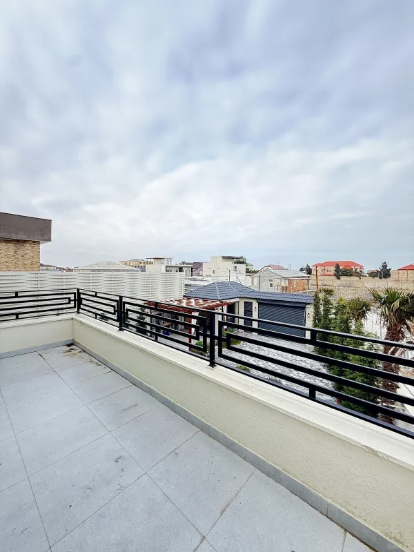 Satılır 6 otaqlı həyət evi 400 m²