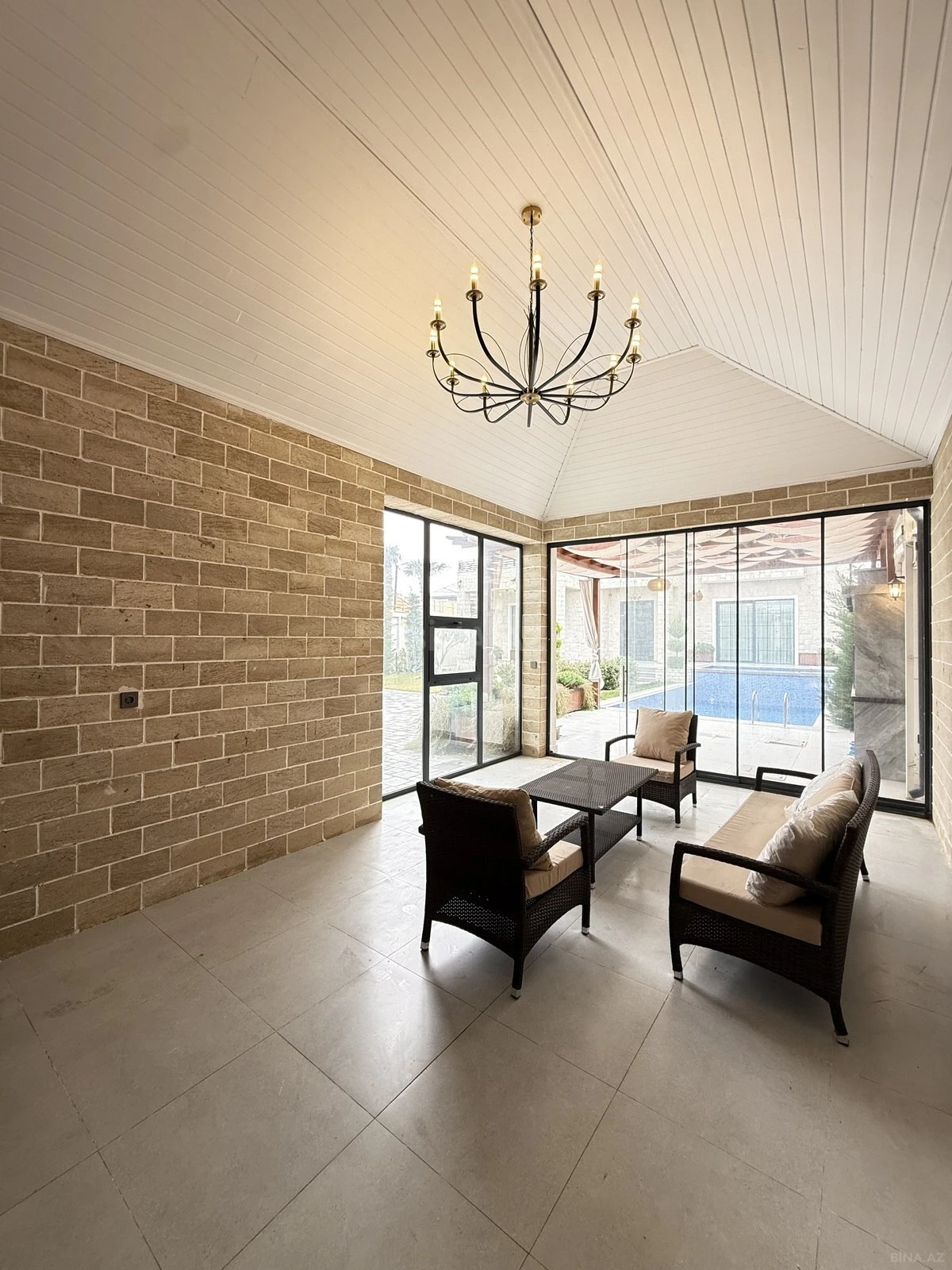 Satılır 6 otaqlı həyət evi 400 m²