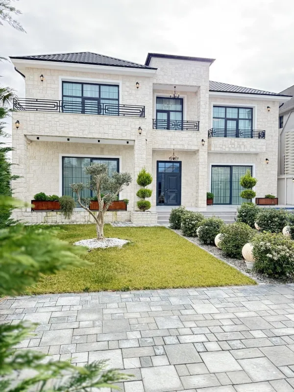 Satılır 6 otaqlı həyət evi 400 m²