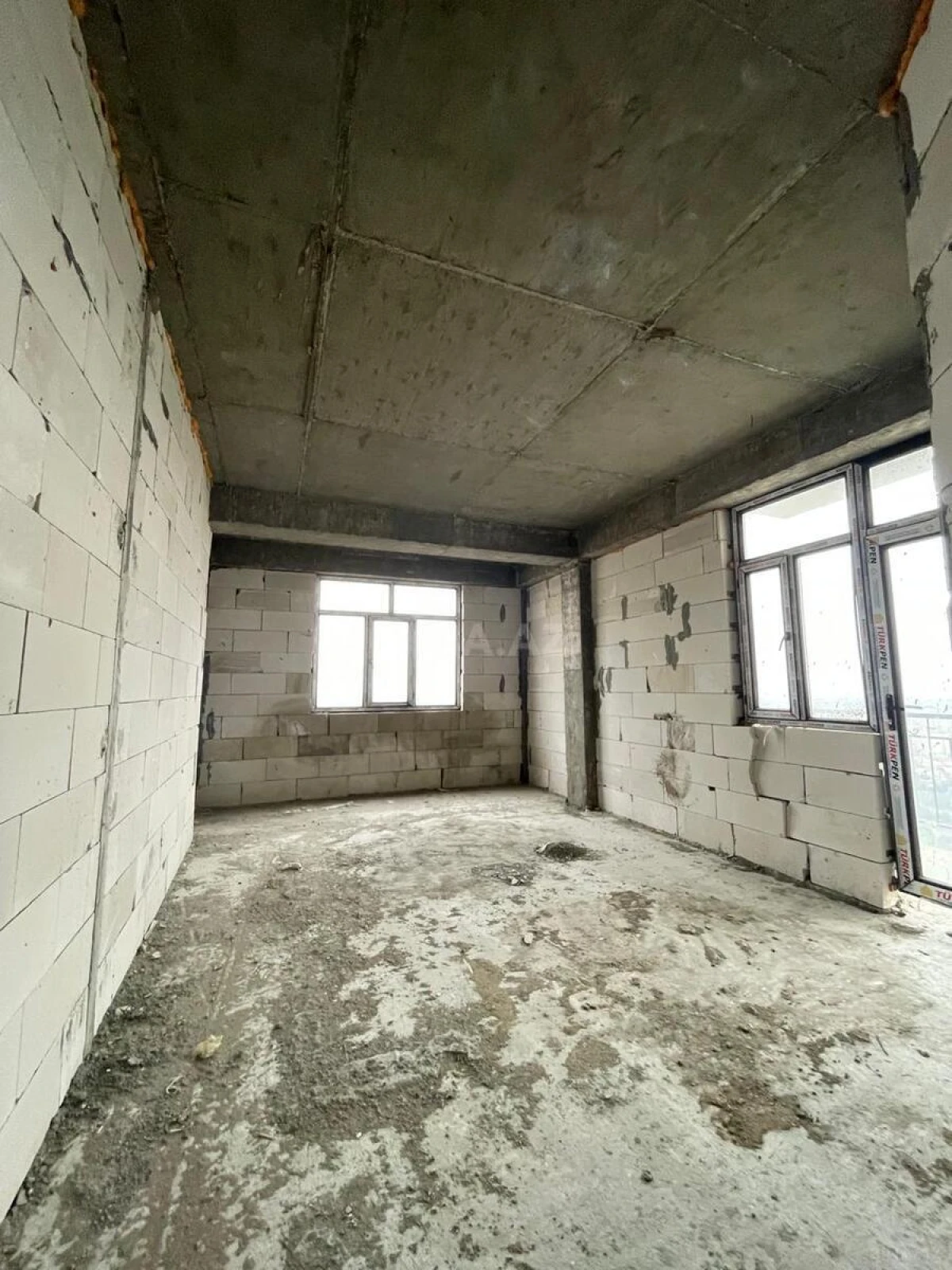 Satılır 2 otaqlı mənzil 80 m²