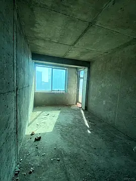 Satılır 4 otaqlı mənzil 171 m²