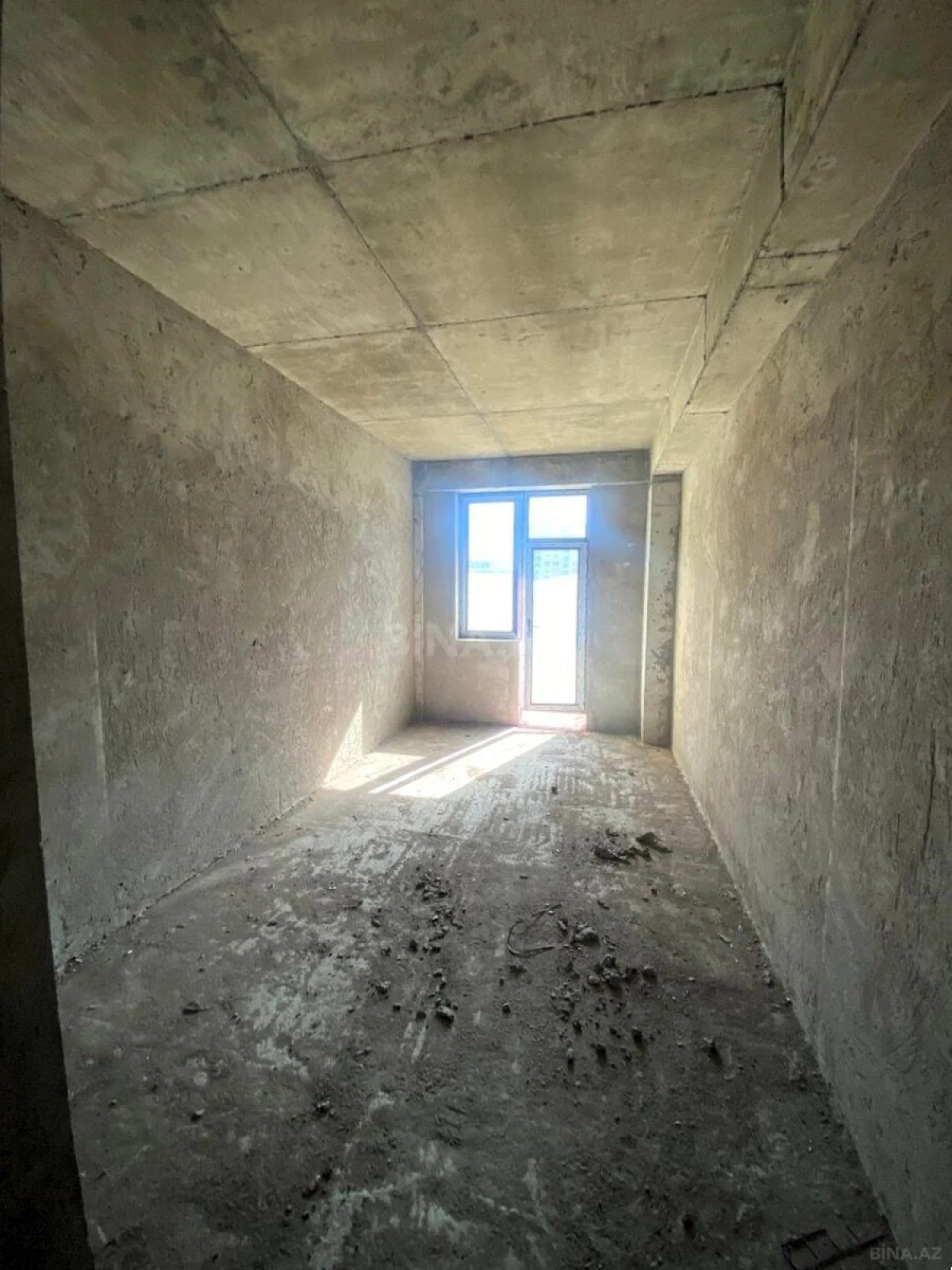 Satılır 4 otaqlı mənzil 171 m²