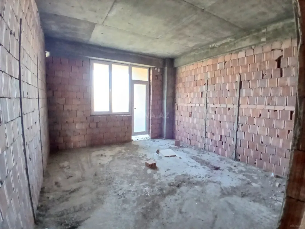 Satılır 3 otaqlı mənzil 136 m²