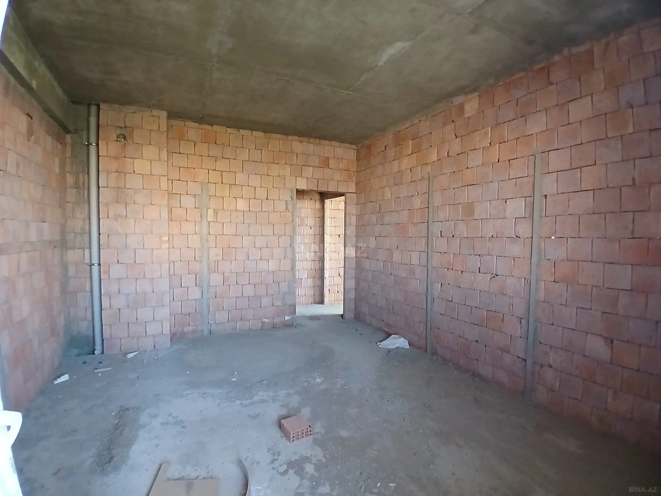 Satılır 3 otaqlı mənzil 136 m²