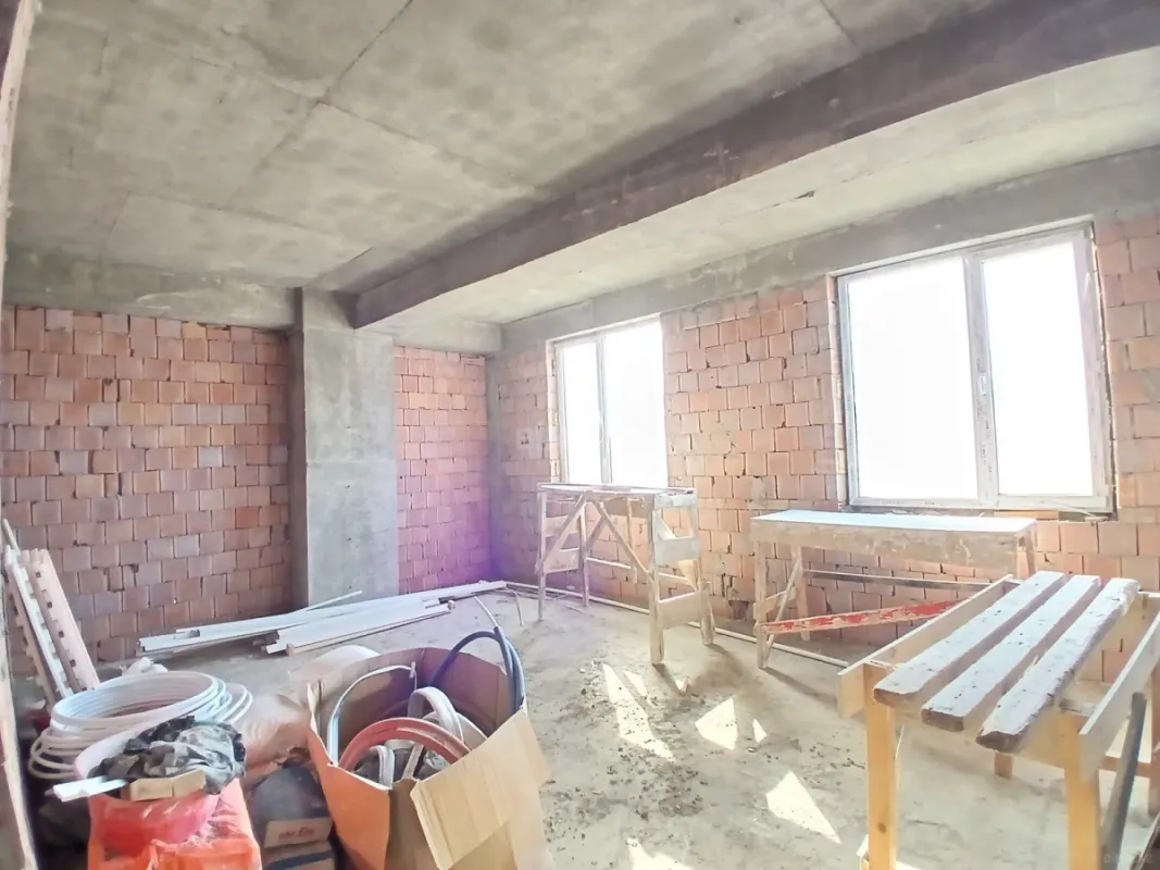 Satılır 3 otaqlı mənzil 136 m²