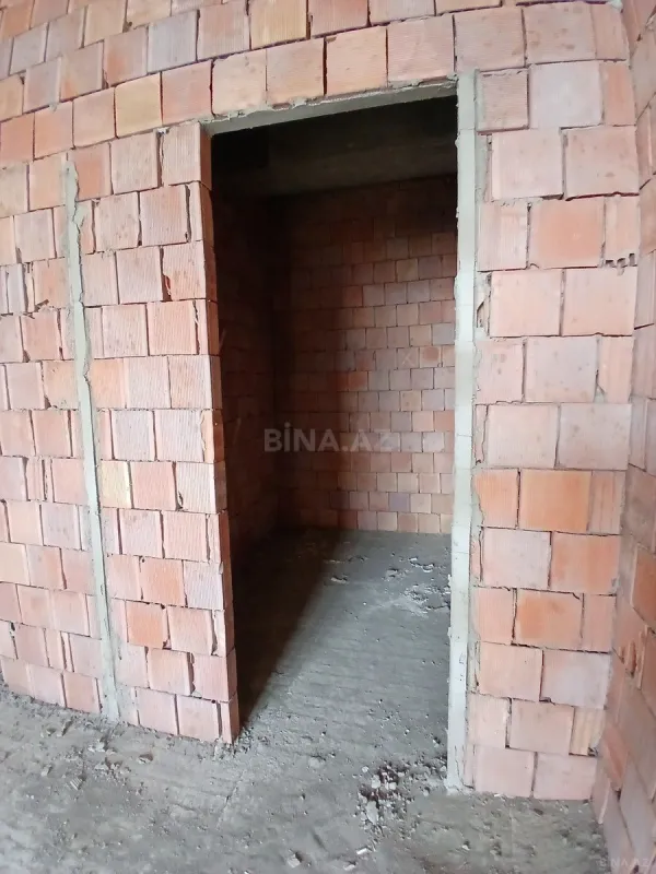 Satılır 3 otaqlı mənzil 136 m²