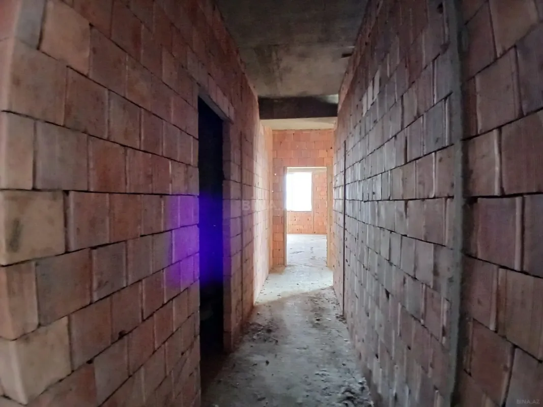 Satılır 3 otaqlı mənzil 136 m²