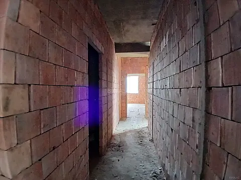 Satılır 3 otaqlı mənzil 136 m²