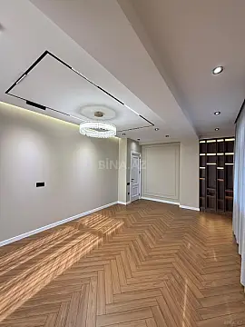 Satılır 4 otaqlı mənzil 140 m²